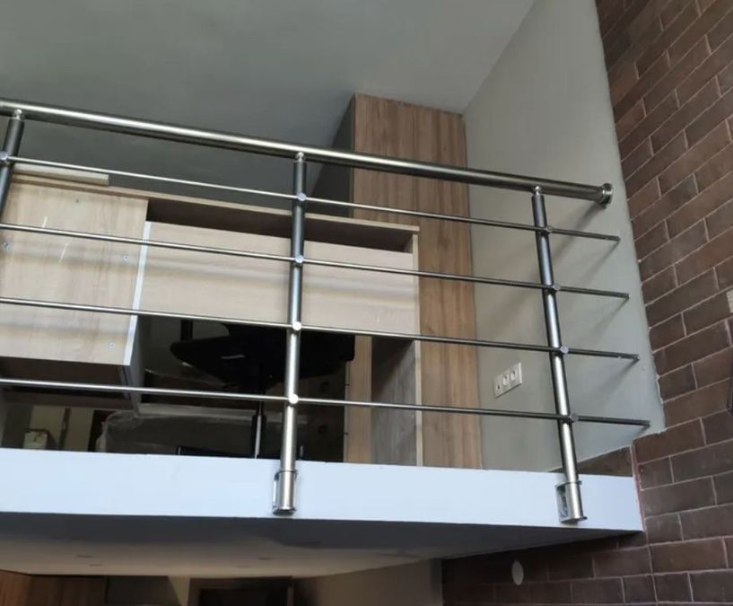 Photo 329620110