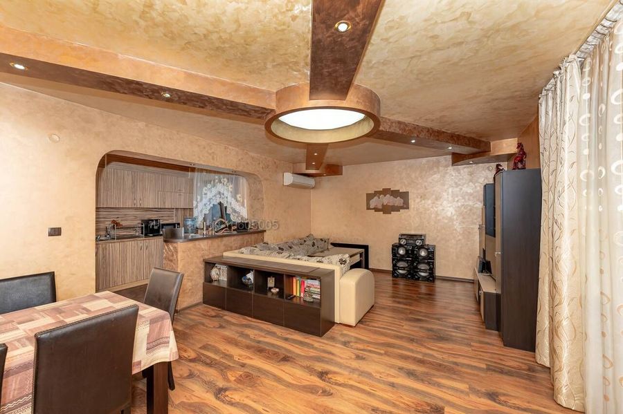 Снимка 329687694