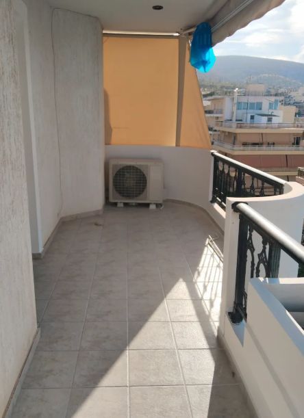 Photo 329827137