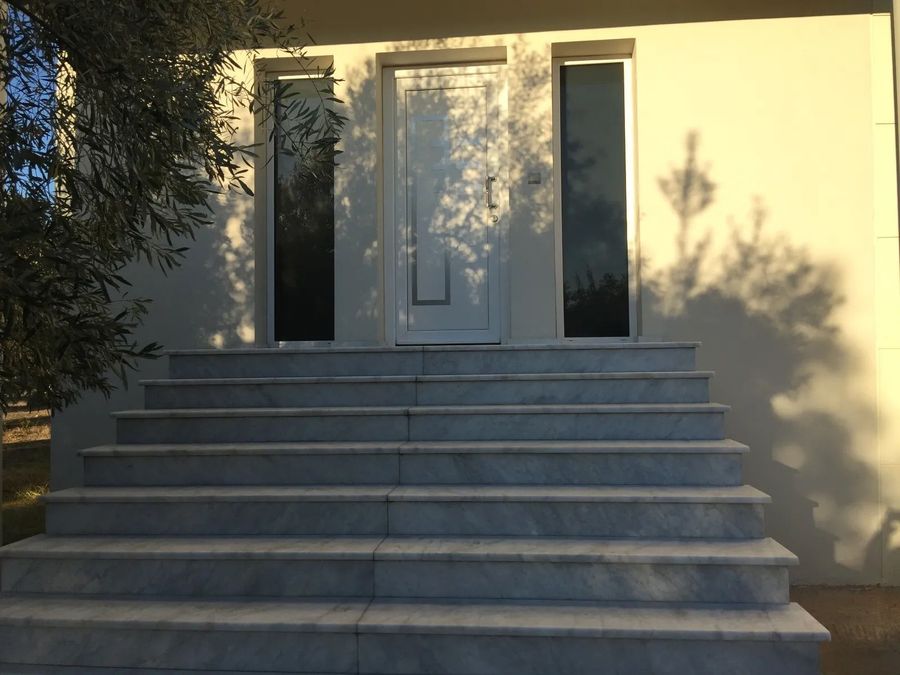 Photo 330529701