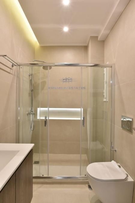 صورة فوتوغرافية 330777825