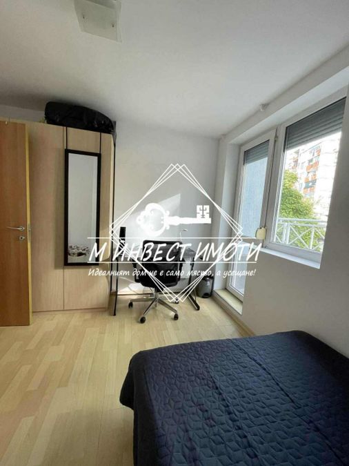 Снимка 330870996