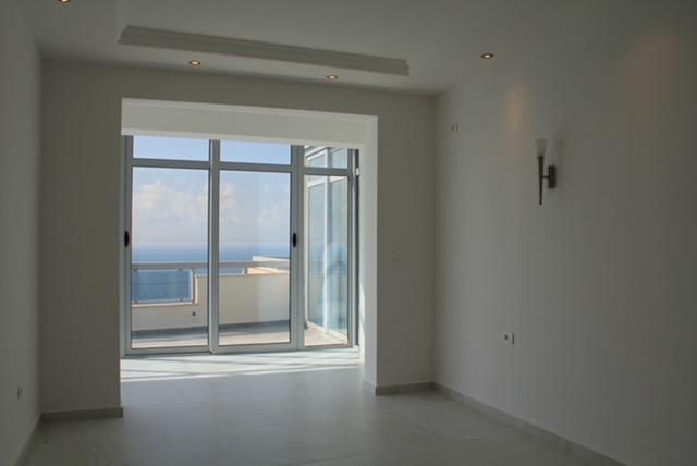 Exquisite 3-Bedroom Apartment in Dobra Voda, Bar, Montenegro 6