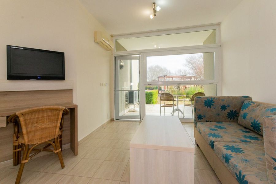 Снимка 337767303