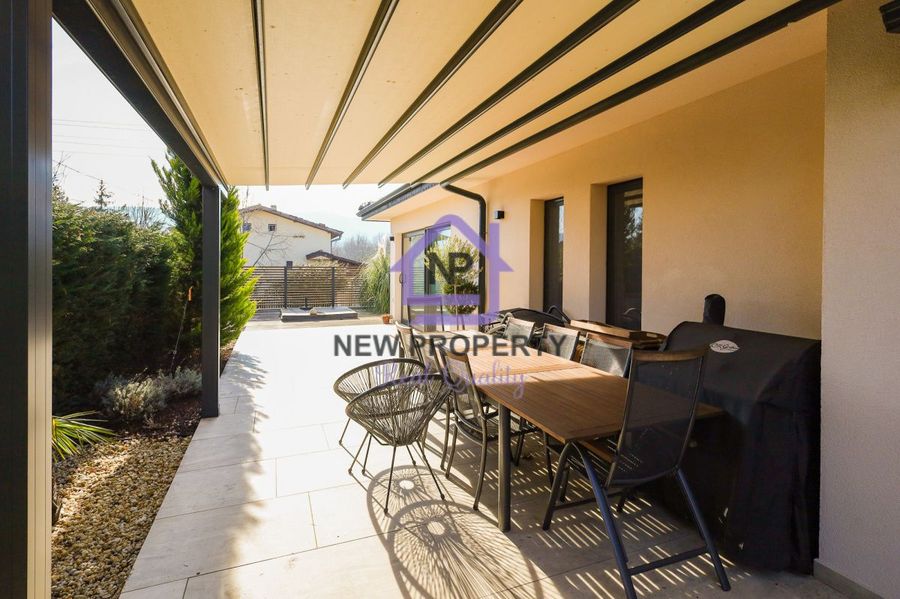 Снимка 337767339