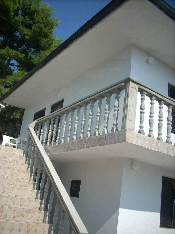Exquisite Coastal Retreat in Sutomore, Bar 4