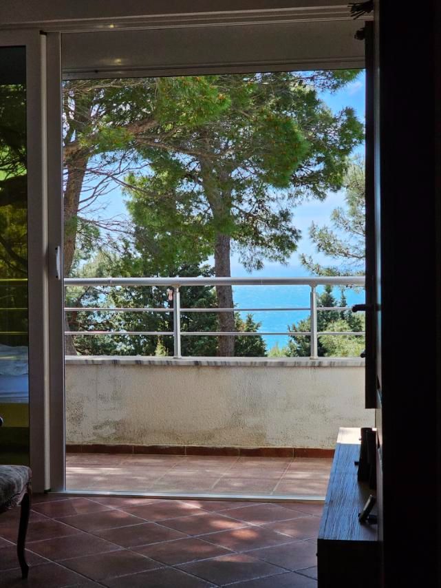Exquisite Coastal Retreat in Šušanj, Bar, Montenegro 5