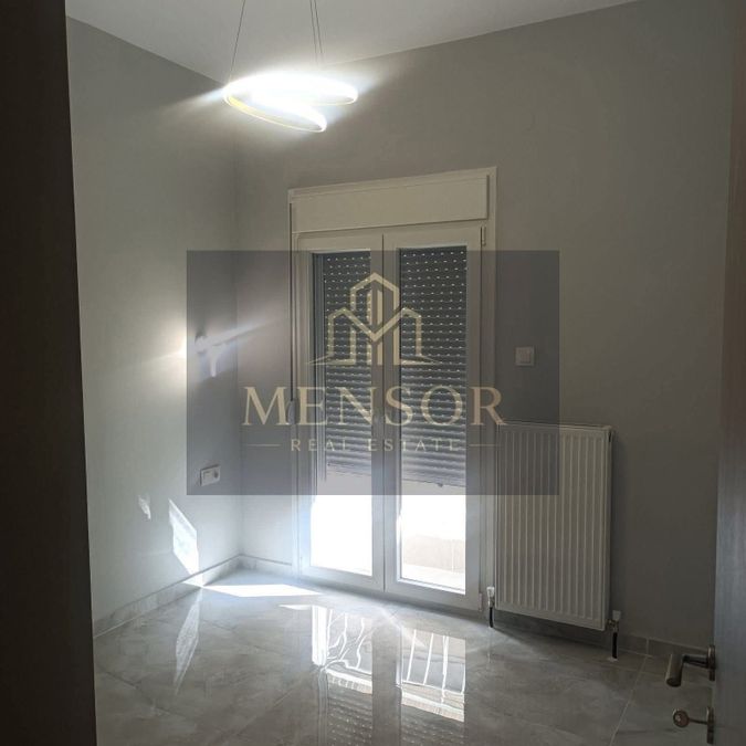 Photo 346478361