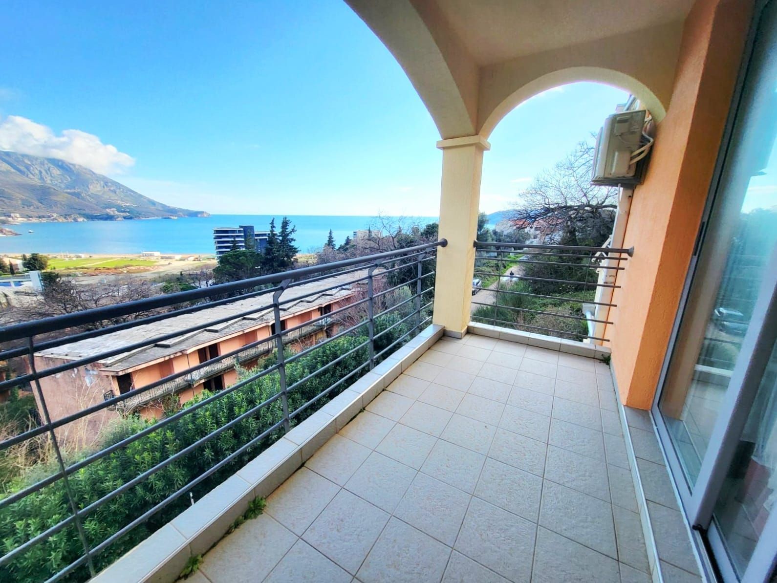 Furnished Apartment in Becici, Budva 4