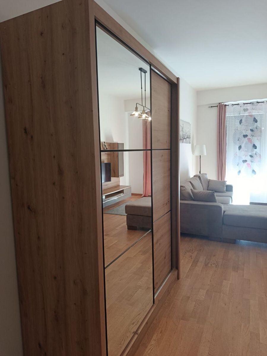 Elegant 1-Bedroom Apartment in Bar, Montenegro 6