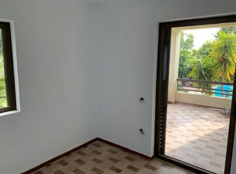 Photo 347279157