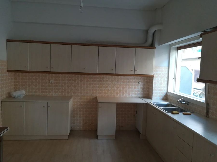 Photo 347433228