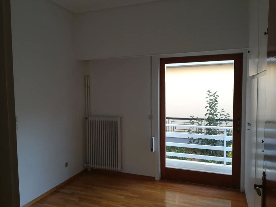 Photo 347433234