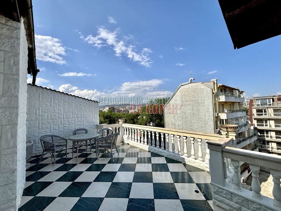 Снимка 348043800