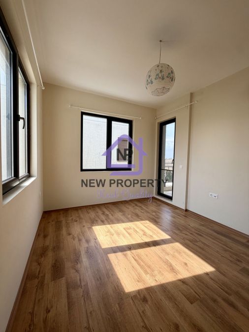 Снимка 348049995