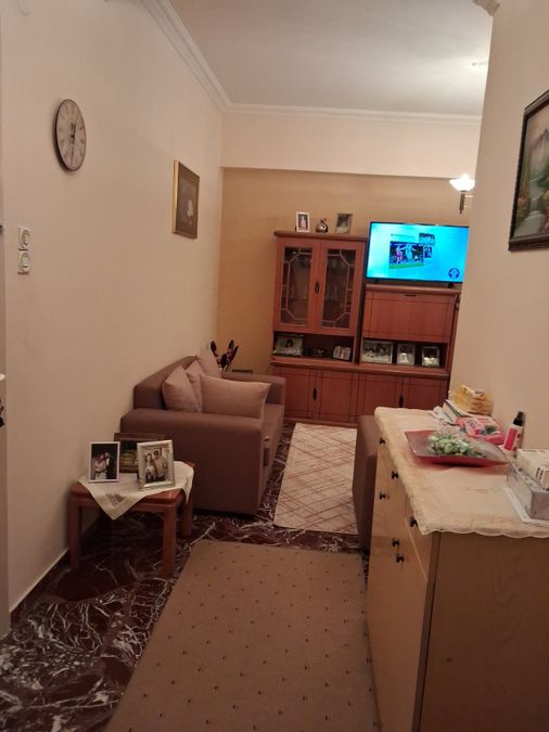 Photo 348456297