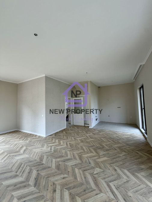 Снимка 348495525