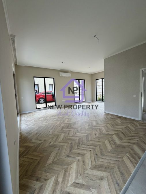 Снимка 348495528