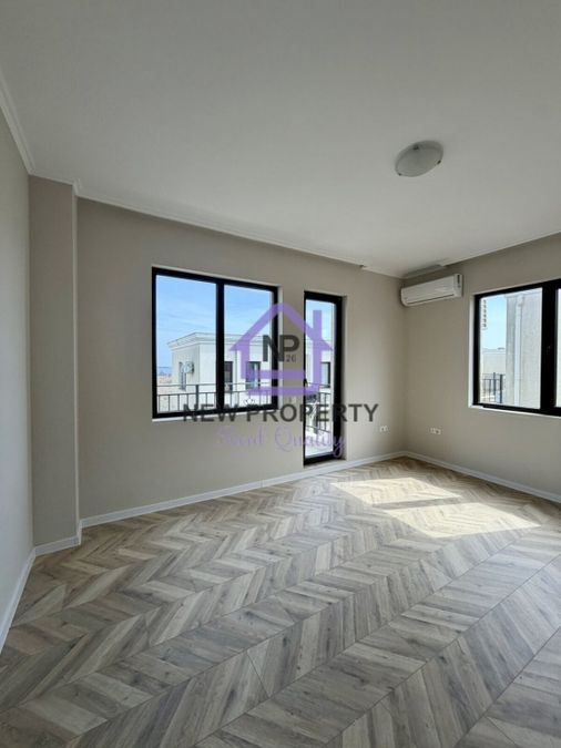 Снимка 348495552