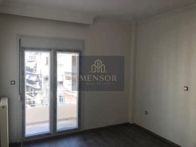 Photo 349843041
