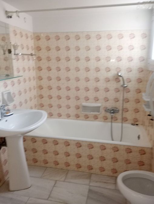 Photo 350728575