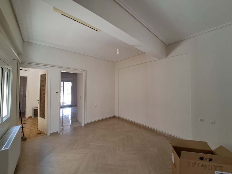 Photo 351598767