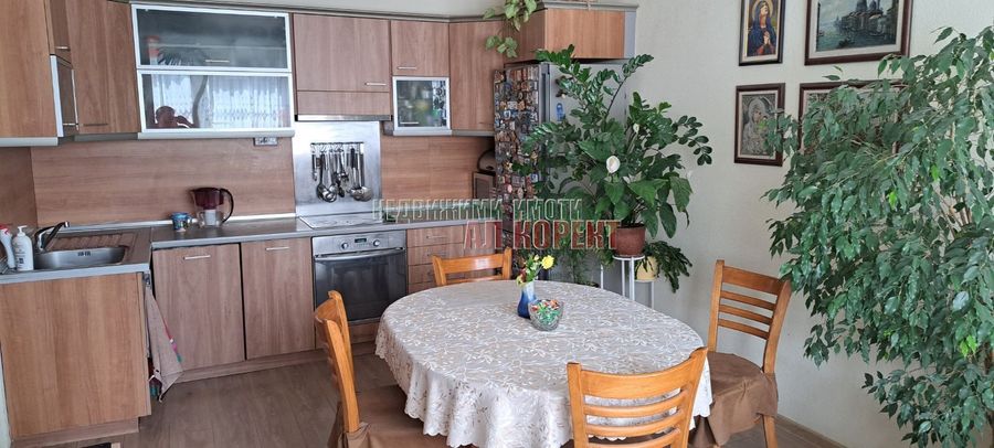 Снимка 351725178