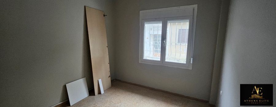 Photo 351823470