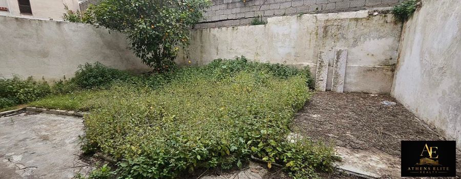 Photo 351823476