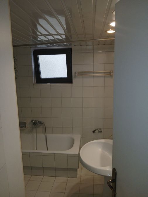 Photo 351870360