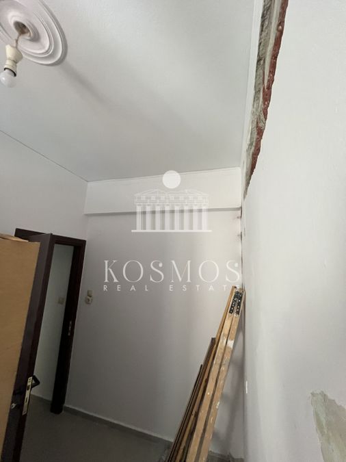 Photo 351897249