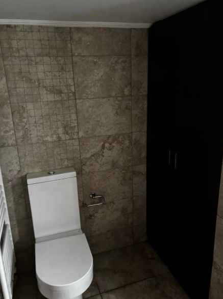 Photo 352123266