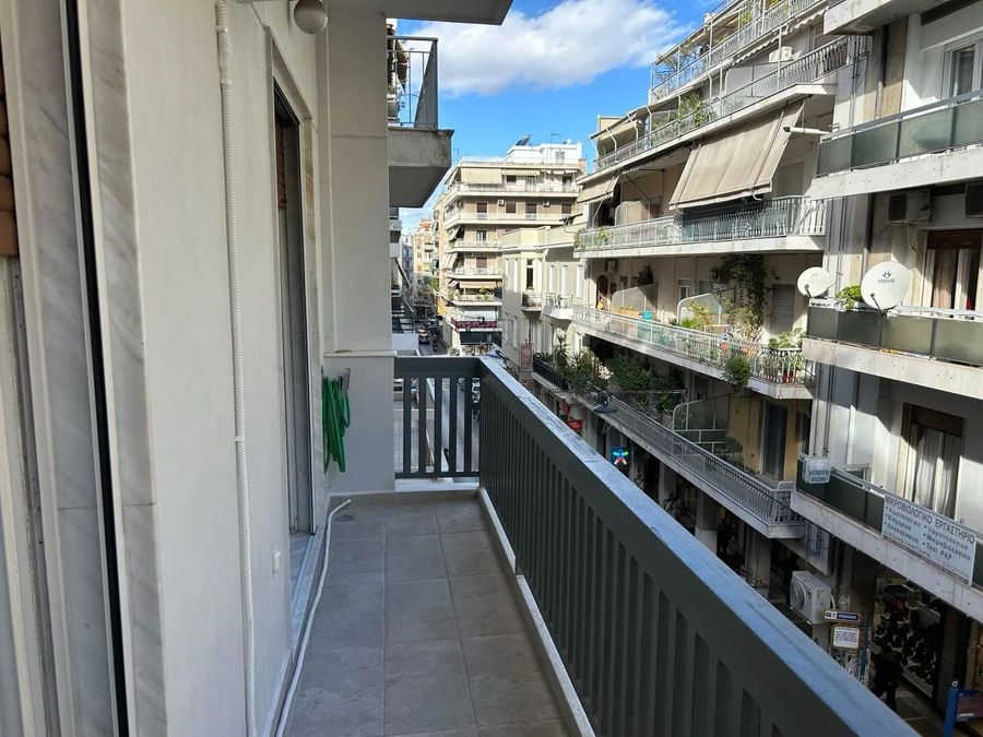 Photo 352128288