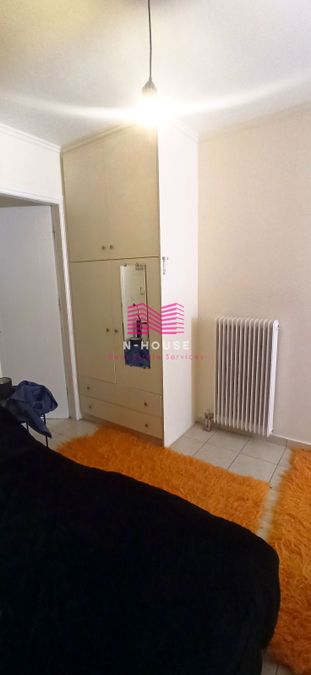 Photo 352169643