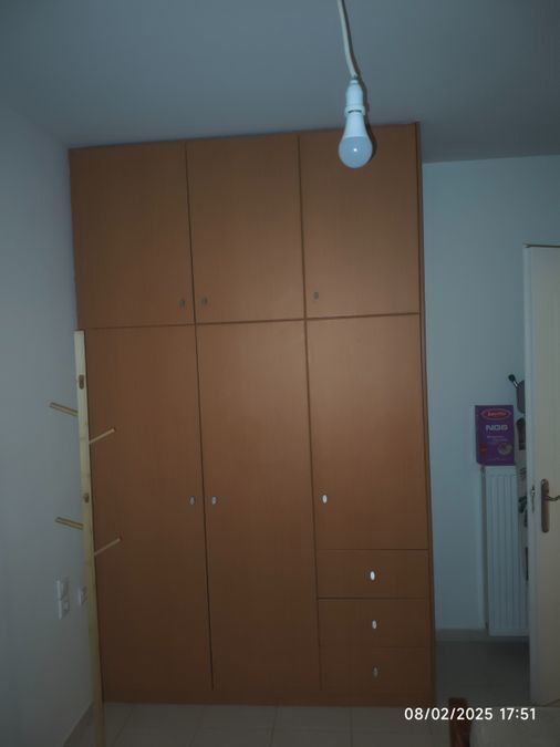 Photo 352174647