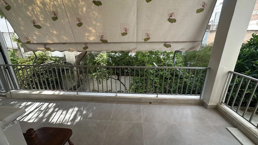 Photo 352282359