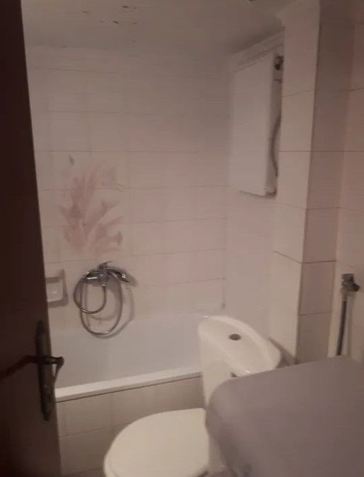 Photo 352293987