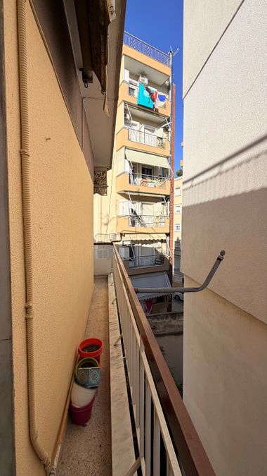 Photo 352339248