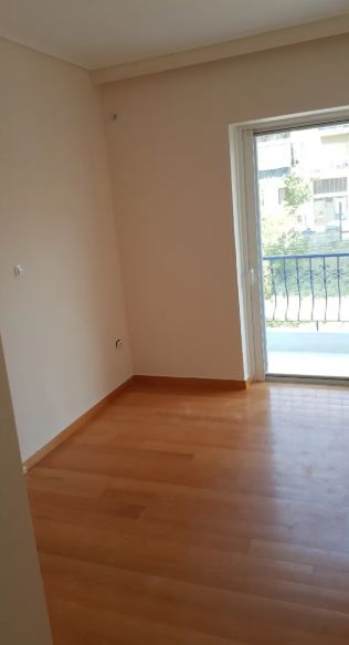 Photo 352400595