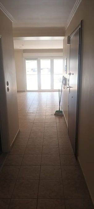 Photo 352521663
