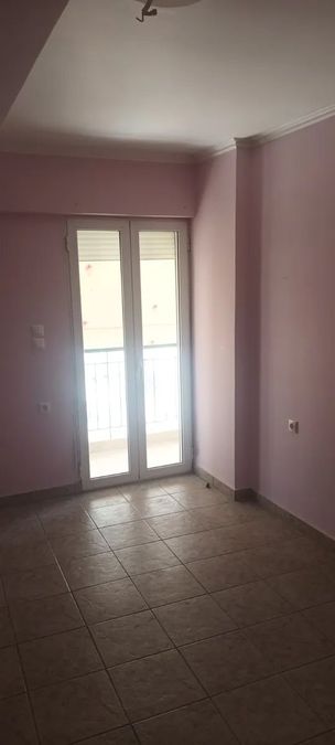 Photo 352521672