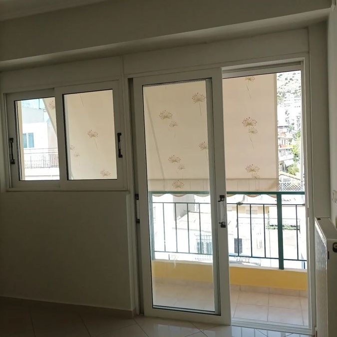 Photo 352561179