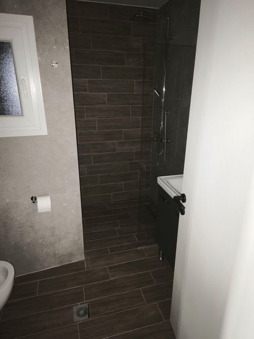 Photo 352571766