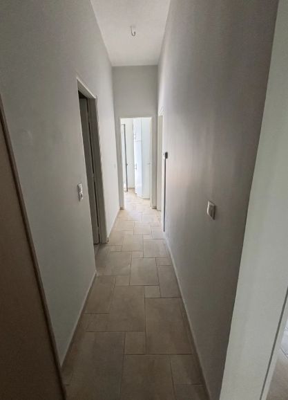 Photo 352571850