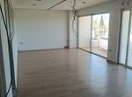Photo 352572387