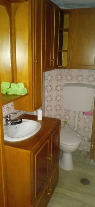 Photo 352648155