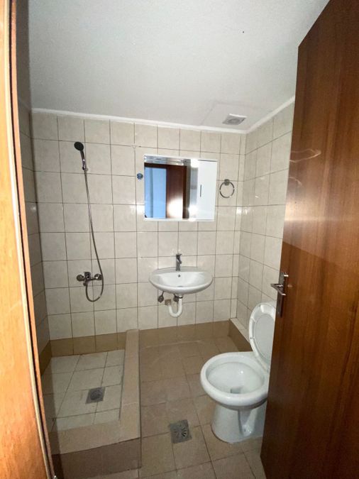 Photo 352667703