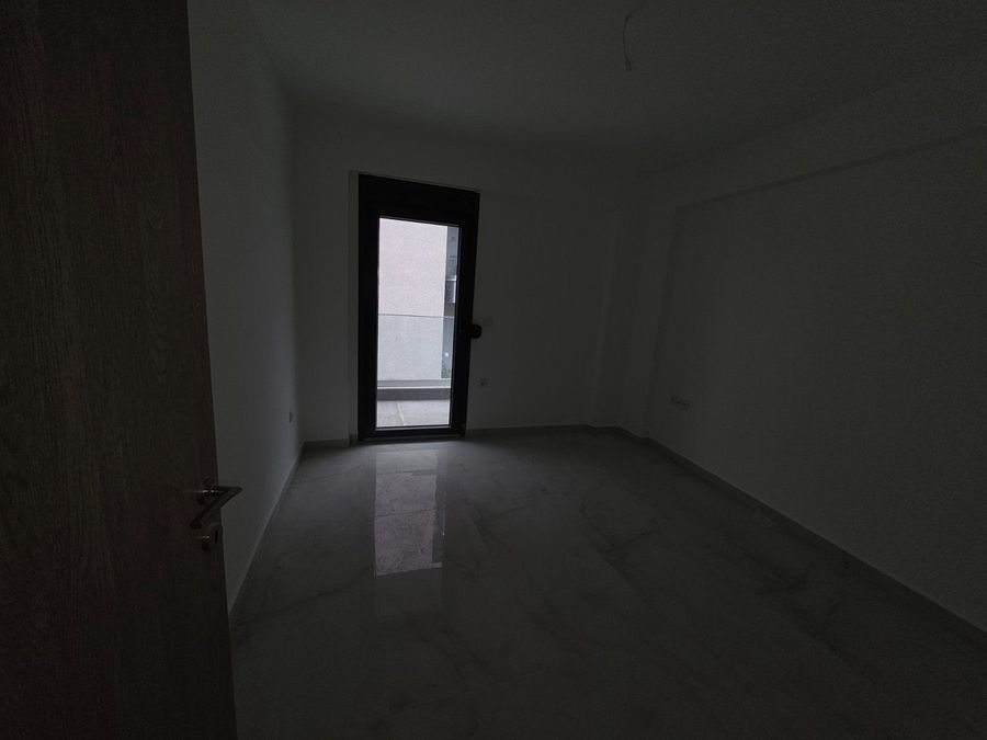 Photo 352677051