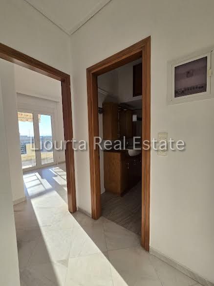Photo 352707636