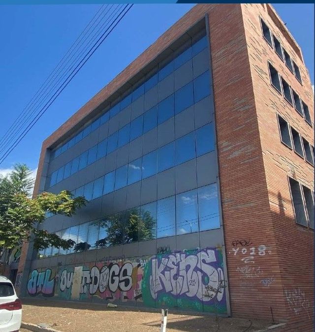 Photo 352733487